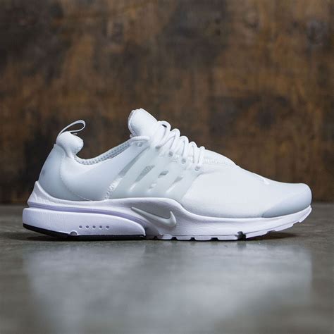 nike presto shoes.